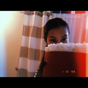 Meet your Posher, Nejla